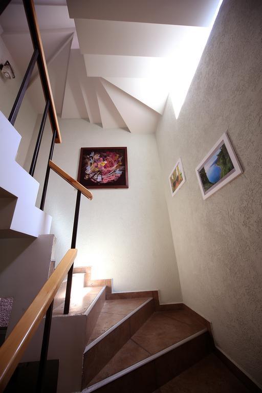 Hotel Kutaisi Globus Екстериор снимка