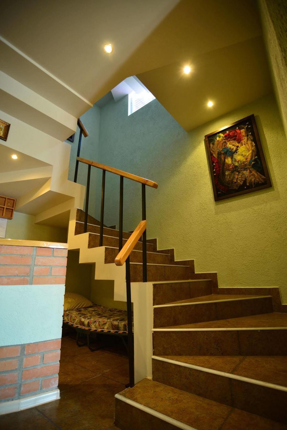 Hotel Kutaisi Globus Екстериор снимка