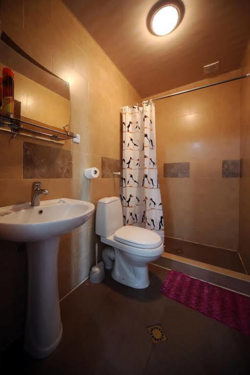 Hotel Kutaisi Globus Екстериор снимка