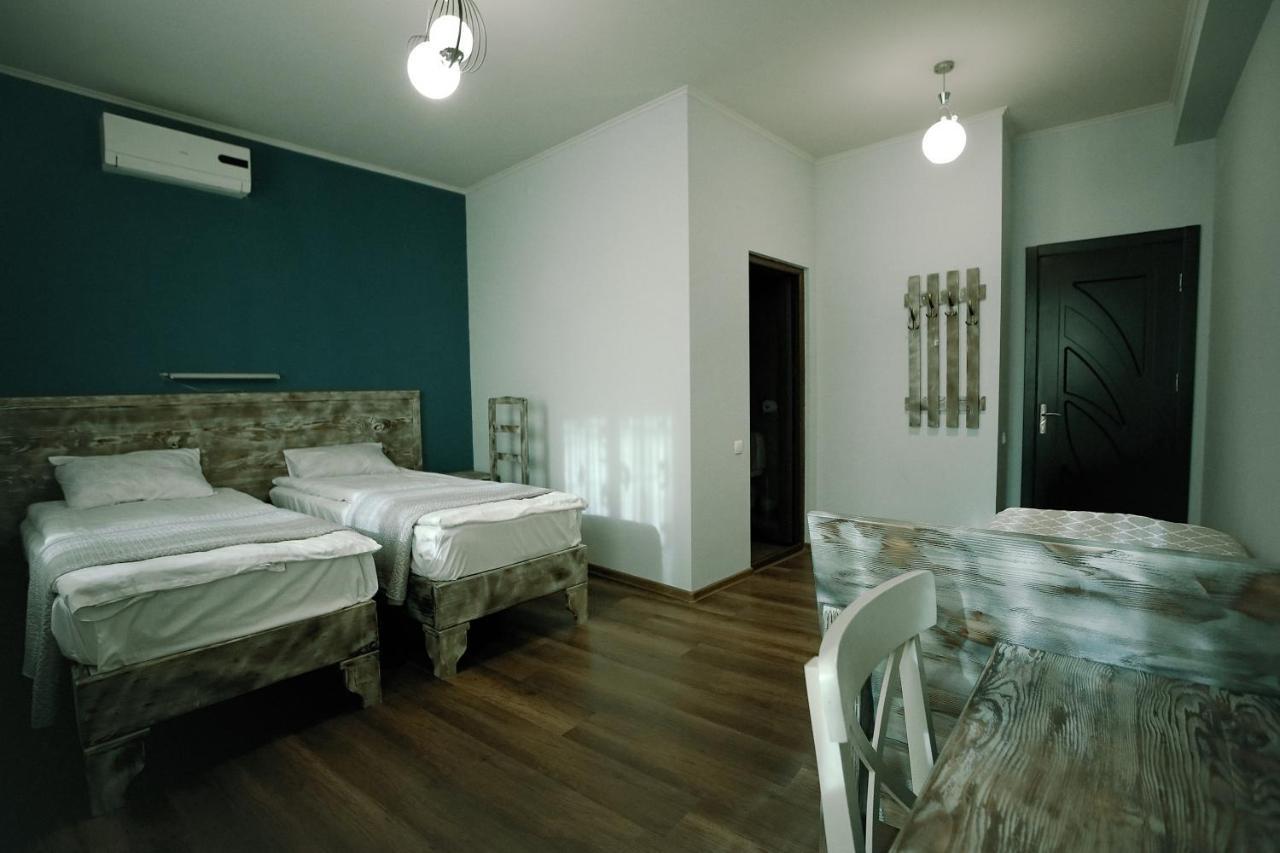 Hotel Kutaisi Globus Екстериор снимка